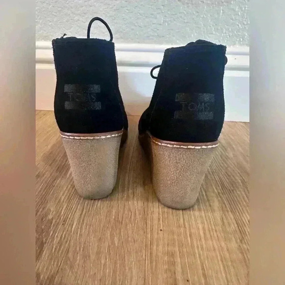 TOMS Black Wedge Ankle Boots Women's Size 7 Lace-Up Minimal Wear Leather Comfy - Picture 5 of 13